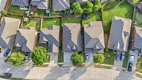 15525 Landing Creek Ln, Roanoke, TX 76262