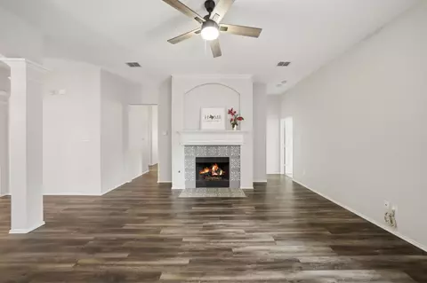 15525 Landing Creek Ln, Roanoke, TX 76262