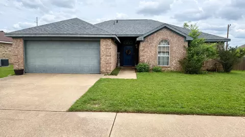 321 Village Pkwy, Crowley, TX 76036