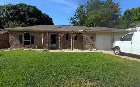606 Pepperidge Ct, Arlington, TX 76014