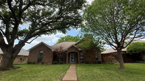 2609 Pickwick Ln, Plano, TX 75093