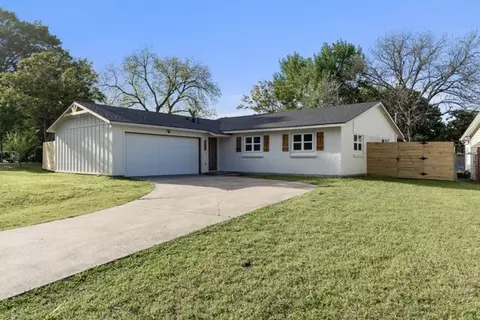 4633 Lynnacre Dr, Dallas, TX 75211
