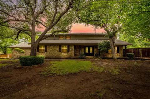 104 Wildwood Ct, Azle, TX 76020