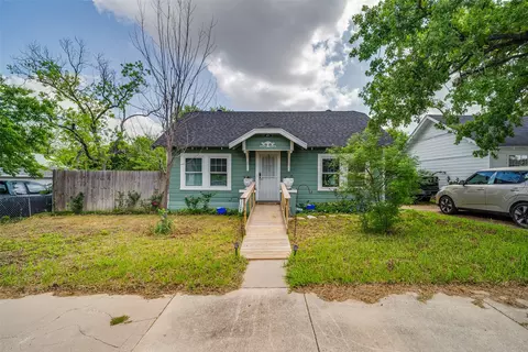 425 W Ball St, Weatherford, TX 76086