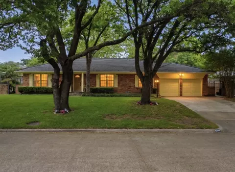 8832 Antrim Dr, Dallas, TX 75218