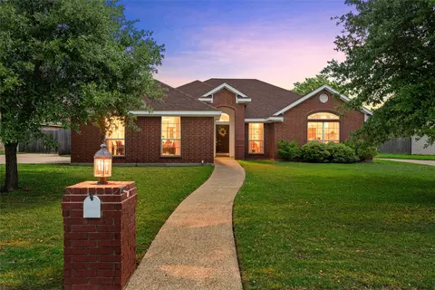 1041 Cheyenne Trl, Hewitt, TX 76643