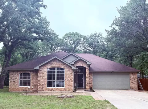 637 Inwood Rd, Azle, TX 76020
