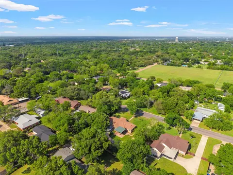 View/Area - 3412 N 32nd St, Waco, TX 76708 photo 1 of 6