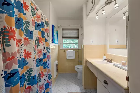 Bath - 3412 N 32nd St, Waco, TX 76708 photo 3 of 4