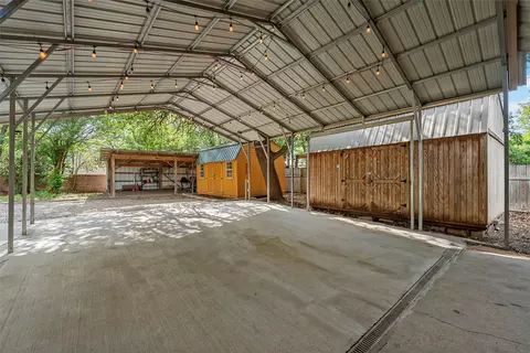 Exterior - 3412 N 32nd St, Waco, TX 76708 photo 7 of 9