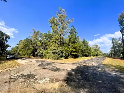 307 Cherokee Dr, Trinity, TX 75862 photo 13