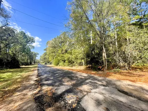307 Cherokee Dr, Trinity, TX 75862 photo 12