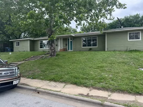 6 Pershing Dr, Denison, TX 75020