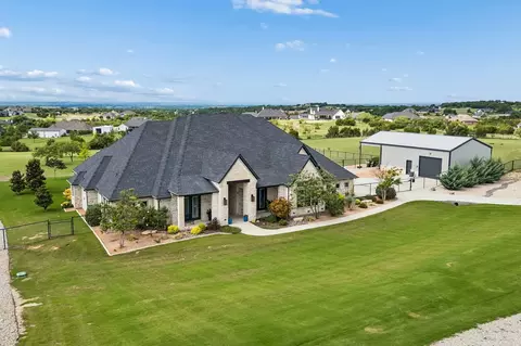 1025 High Point St, Weatherford, TX 76087