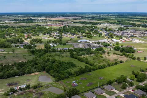 520 Eubank St, Mabank, TX 75147 photo 3