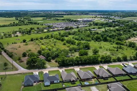 520 Eubank St, Mabank, TX 75147 photo 4