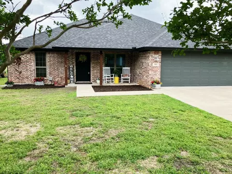 101 E Whitewright Rd, Savoy, TX 75479