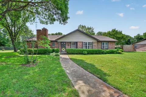 8330 Jerrie Jo Dr, North Richland Hills, TX 76180