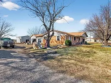 801 N Main St, Dodd City, TX 75438