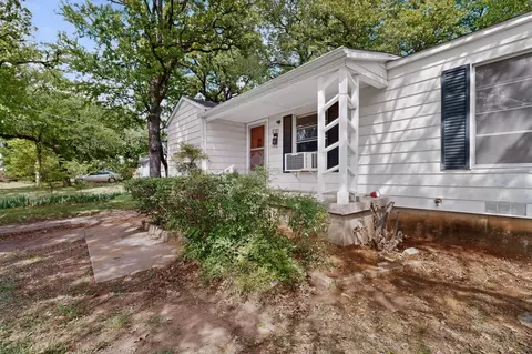 2701 Stark St, Fort Worth, TX 76112