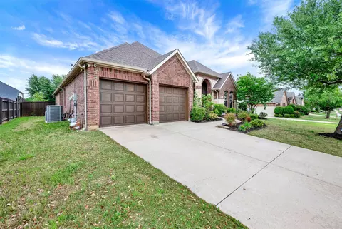 1104 Killian Dr, Mansfield, TX 76063