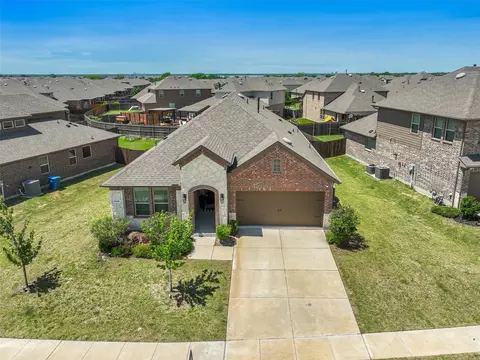 3106 Maverick Dr, Forney, TX 75126