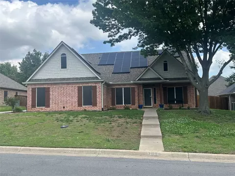 709 Clay Ln, Sherman, TX 75092