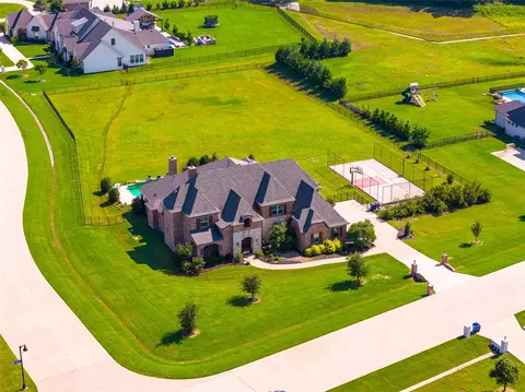 835 Bentwater Dr, Lucas, TX 75002