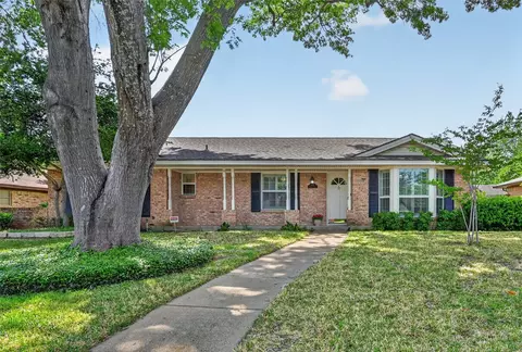 2105 Meadow Ln, Grand Prairie, TX 75050