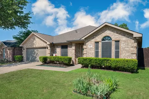 8117 Jolie Dr, Fort Worth, TX 76137