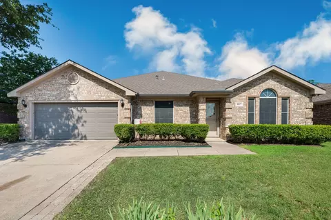 8117 Jolie Dr, Fort Worth, TX 76137