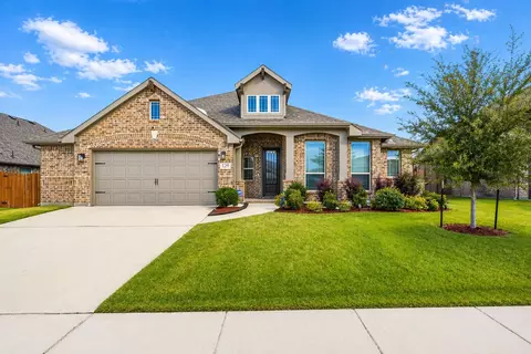 129 Fireberry Dr, Glenn Heights, TX 75154