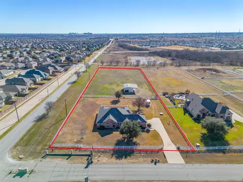 801 Creek Hollow Ln, Fort Worth, TX 76131