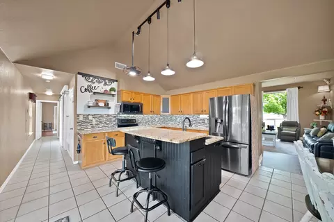 Kitchen - 328 E Vaughn Rd, Cleburne, TX 76031 photo 1 of 6
