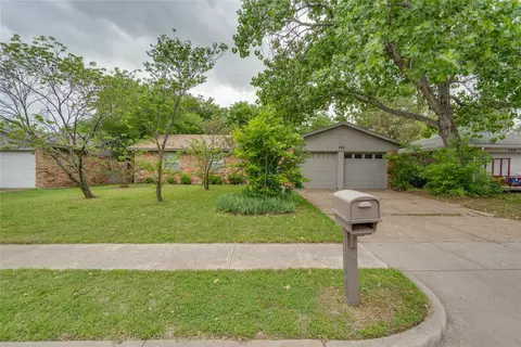 204 Blue Ridge Trl, Saginaw, TX 76179