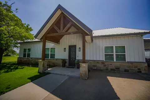 Exterior - 1201 Synterra Estates Loop, Jacksboro, TX 76458 photo 1 of 9