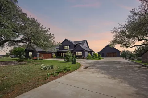 154 Helton Dr, Granbury, TX 76049