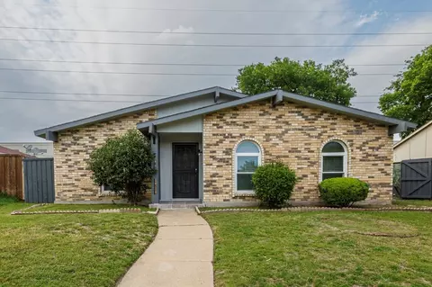 3029 Weather Vane Ln, Dallas, TX 75228