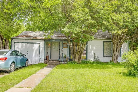 4817 Marks Pl, Fort Worth, TX 76116