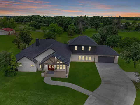 10373 Bobbie Ln, Pilot Point, TX 76258