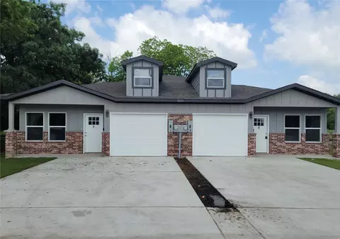 3200 King St #A&B, Greenville, TX 75401