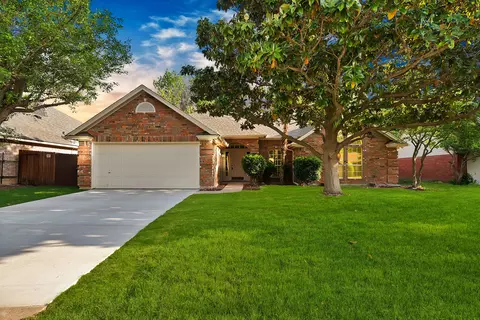 1213 Concho Dr, Benbrook, TX 76126