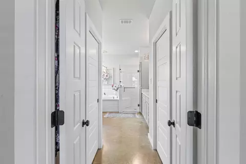 Entry Way - 243 Fm 203, Walnut Springs, TX 76690 photo 4 of 6