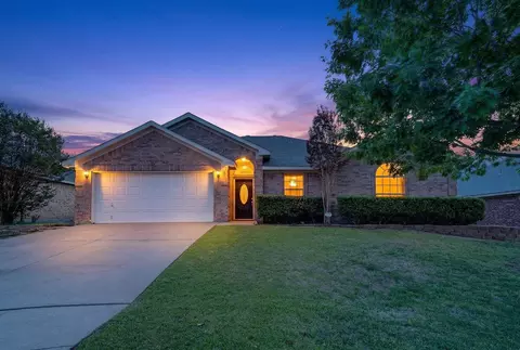 628 Dover Heights Trl, Mansfield, TX 76063