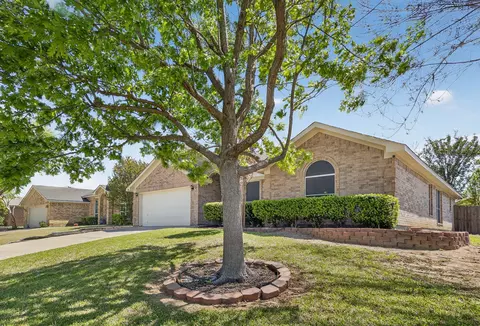 628 Dover Heights Trl, Mansfield, TX 76063