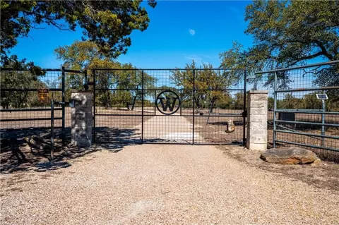 400 Indian Hills Rd, Gatesville, TX 76528