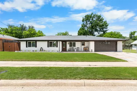 436 Ball St, Grapevine, TX 76051