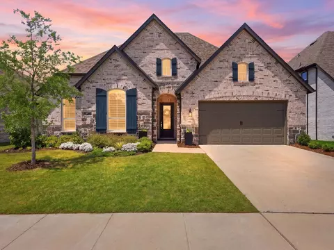 518 Hidden Creek Pkwy, Van Alstyne, TX 75495