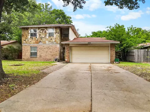 834 Brian Dr, Grand Prairie, TX 75052