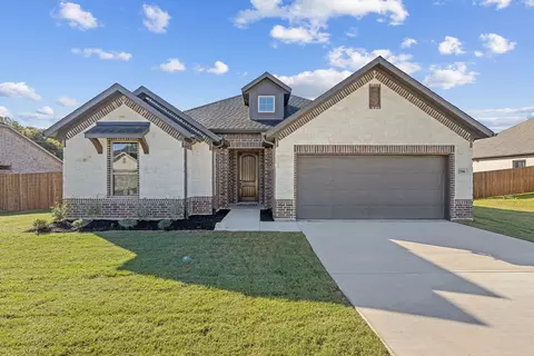 2106 Briarwood Dr, Bridgeport, TX 76426